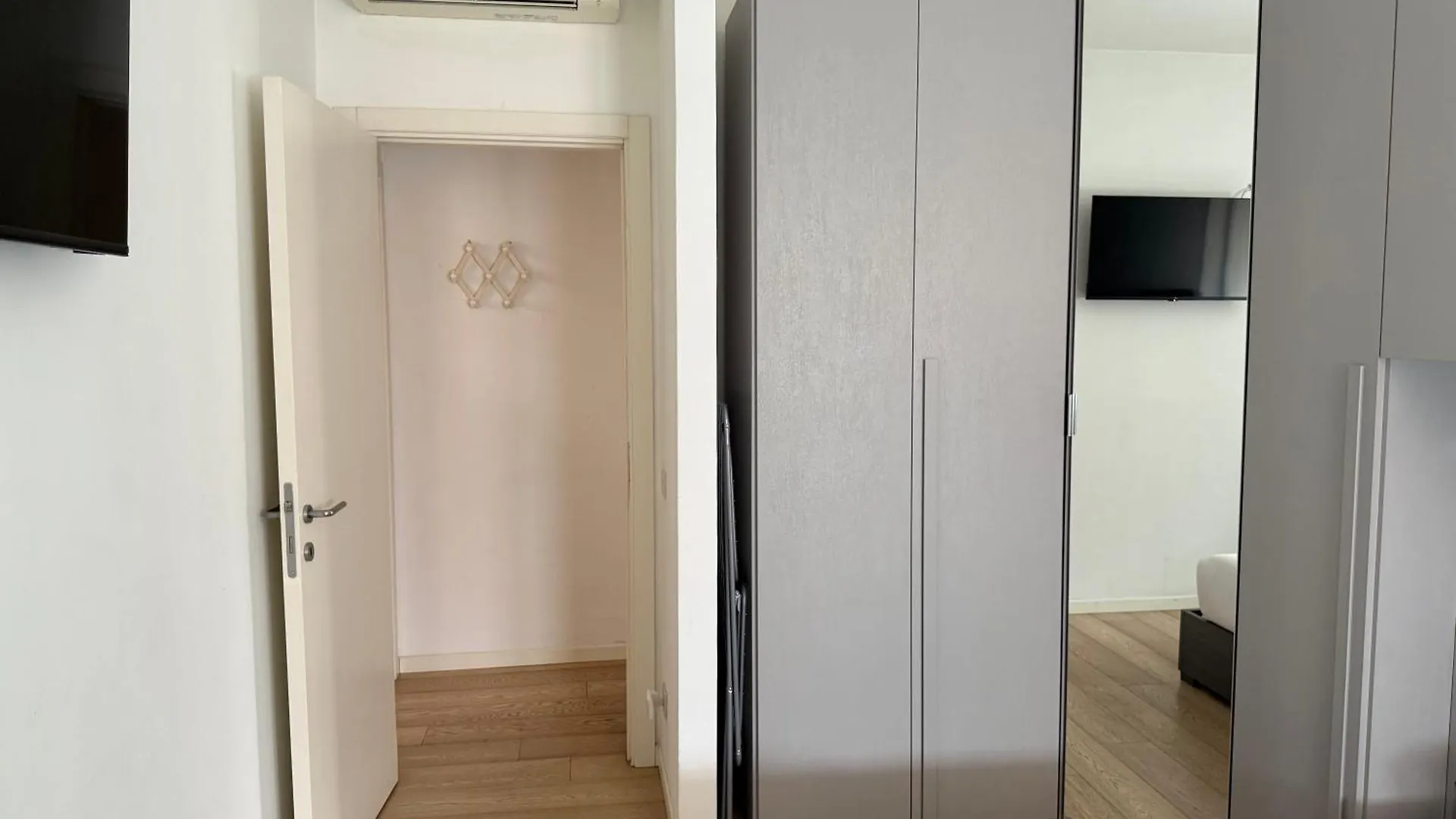 Gioire Apartments - Milano 0*,